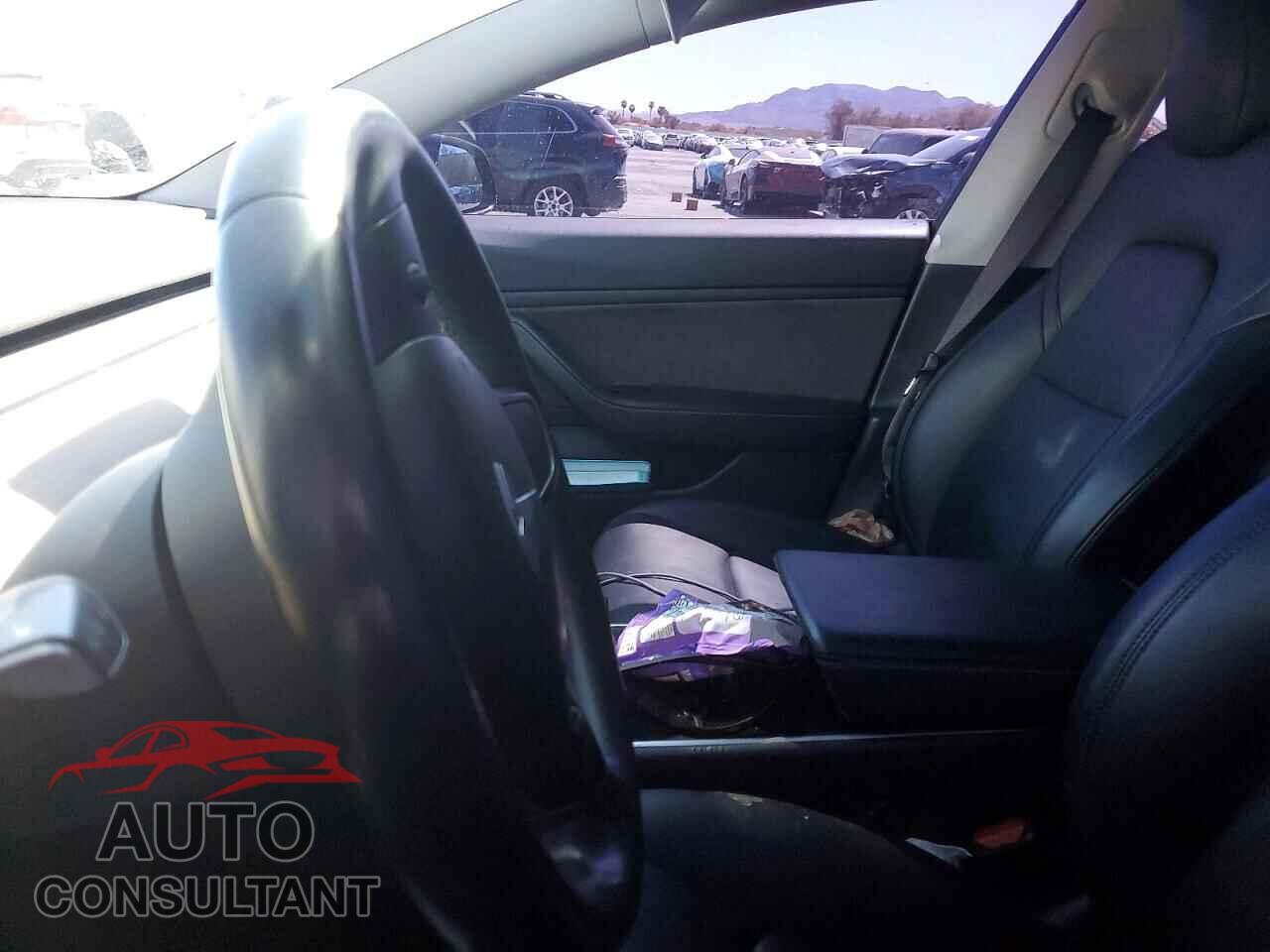 TESLA MODEL 3 2018 - 5YJ3E1EB4JF114858