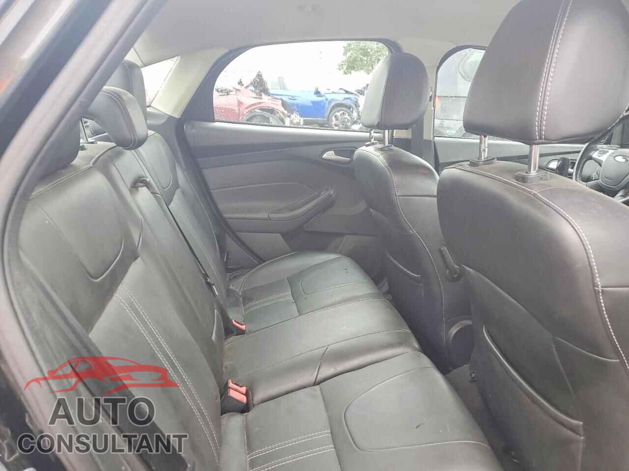 FORD FOCUS 2014 - 1FADP3F27EL257563
