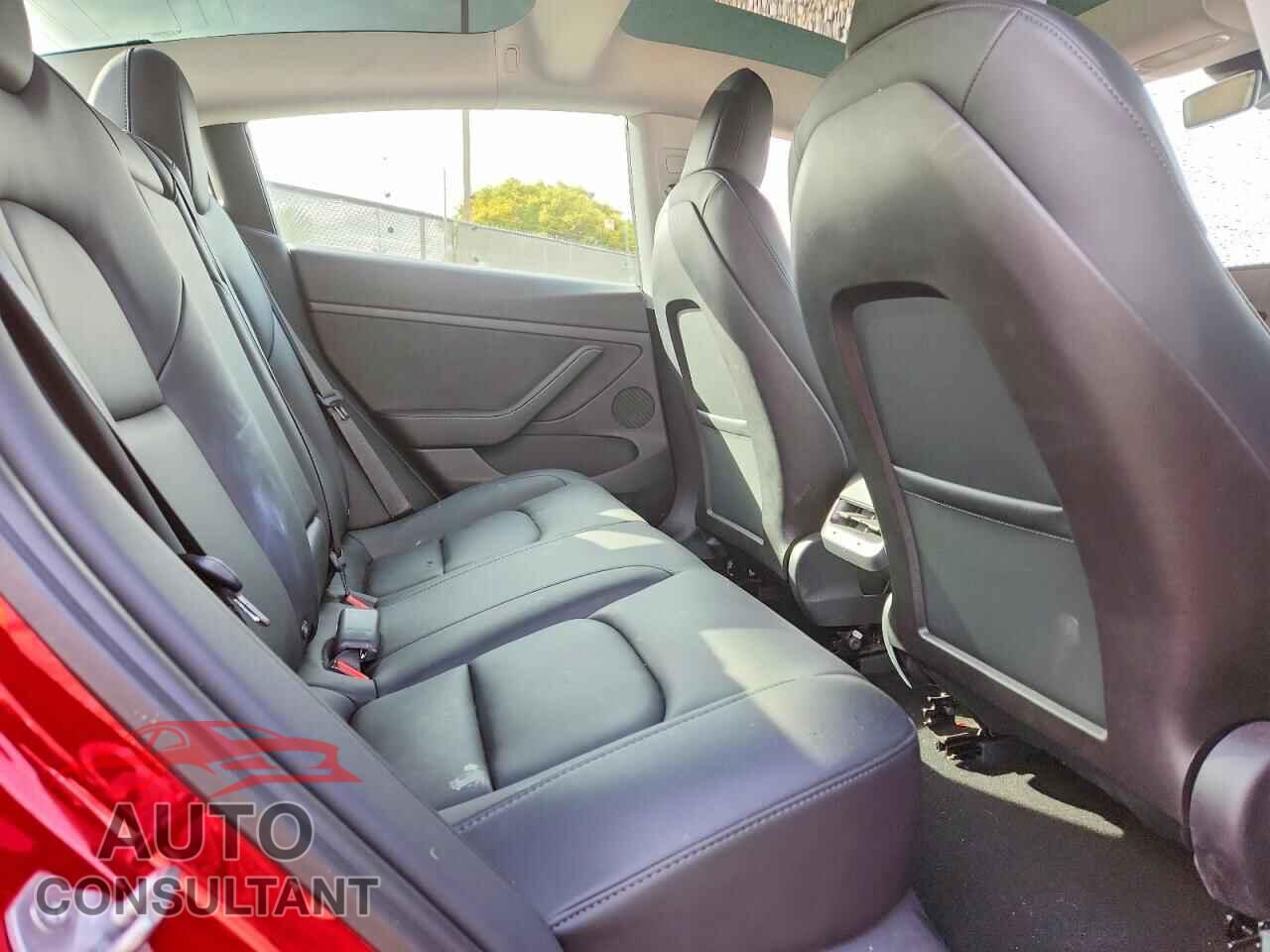 TESLA MODEL 3 2021 - 5YJ3E1EAXMF996162