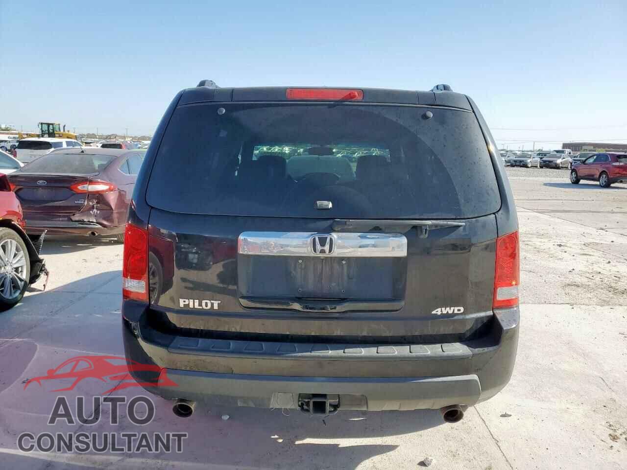HONDA PILOT 2011 - 5FNYF4H73BB081025