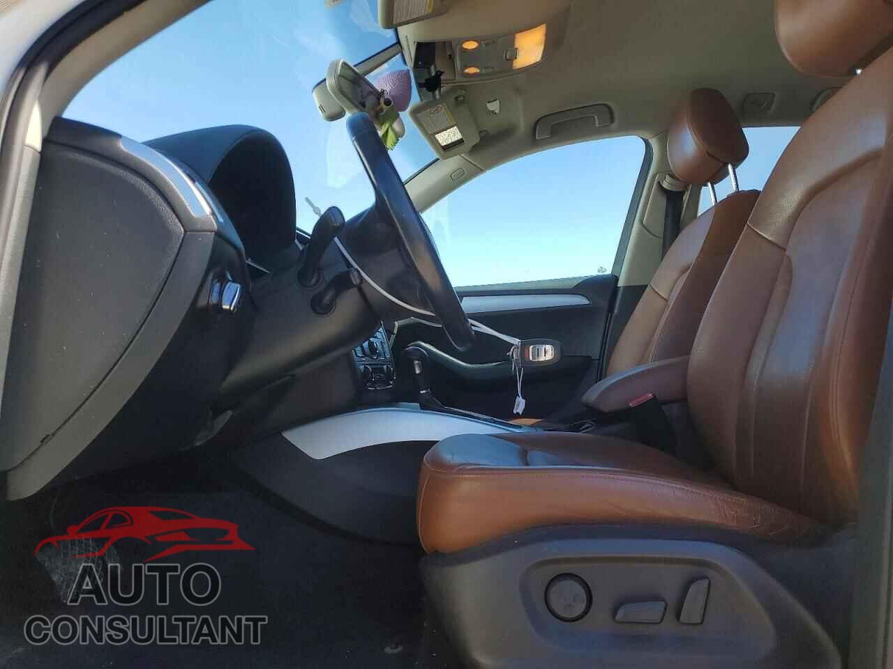 AUDI Q5 2012 - WA1LFCFP8CA048758