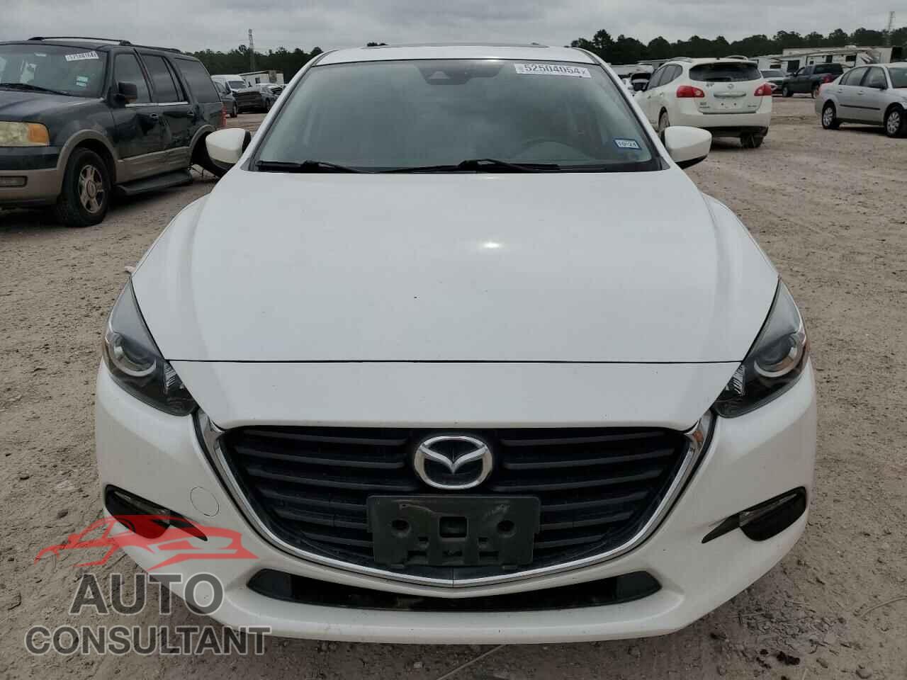 MAZDA 3 2018 - 3MZBN1V34JM233779