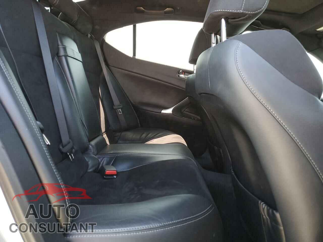 LEXUS IS 2011 - JTHBF5C21B5131900