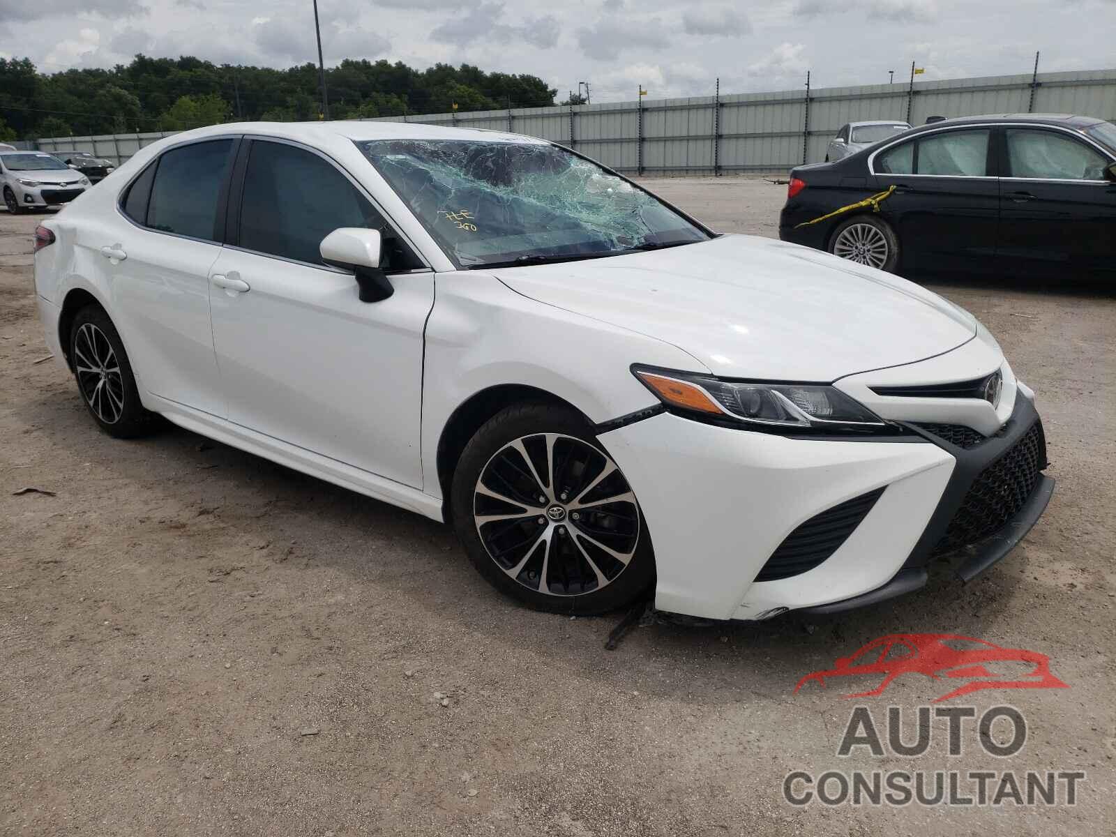 TOYOTA CAMRY 2018 - 4T1B11HK5JU549278