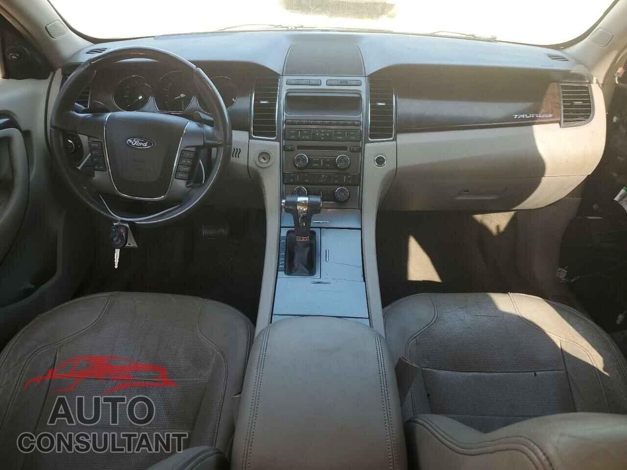 FORD TAURUS 2011 - 1FAHP2FW8BG168930