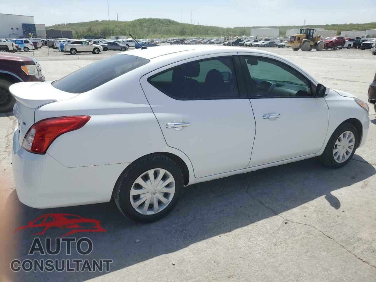 NISSAN VERSA 2019 - 3N1CN7AP1KL856418