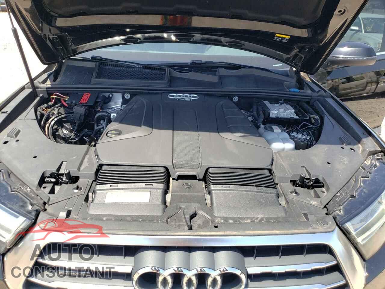 AUDI Q7 2018 - WA1LHAF73JD037659