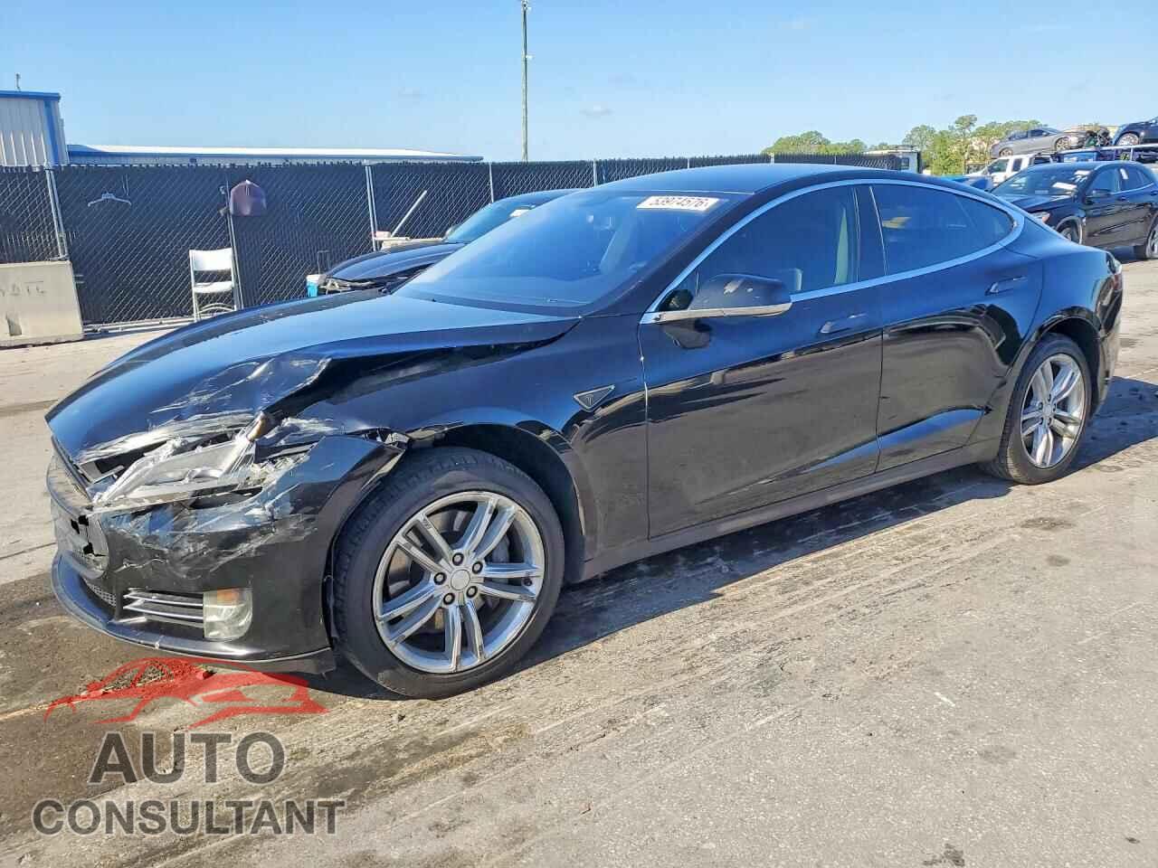TESLA MODEL S 2013 - 5YJSA1CP4DFP06951