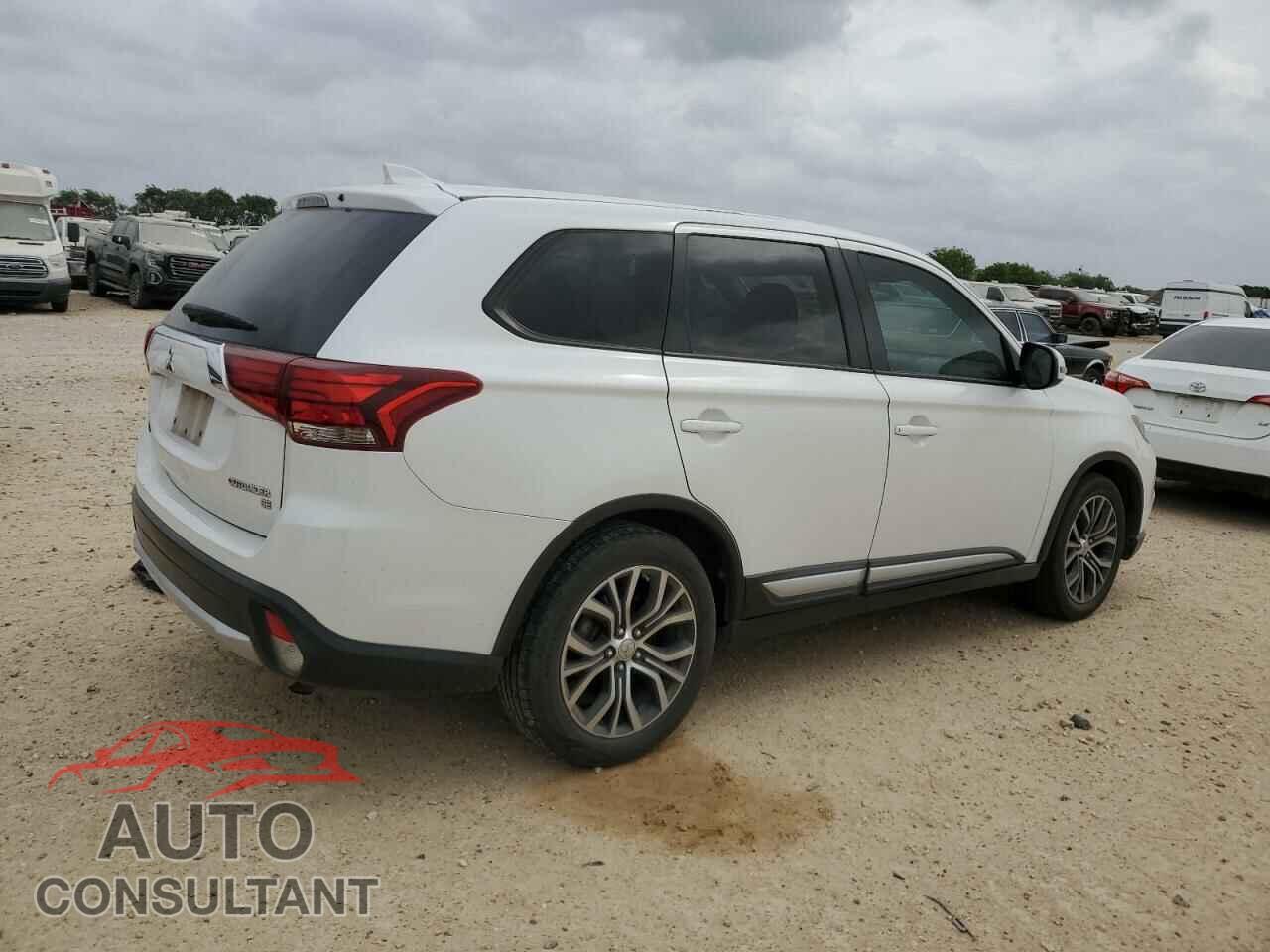 MITSUBISHI OUTLANDER 2017 - JA4AD3A38HZ020033