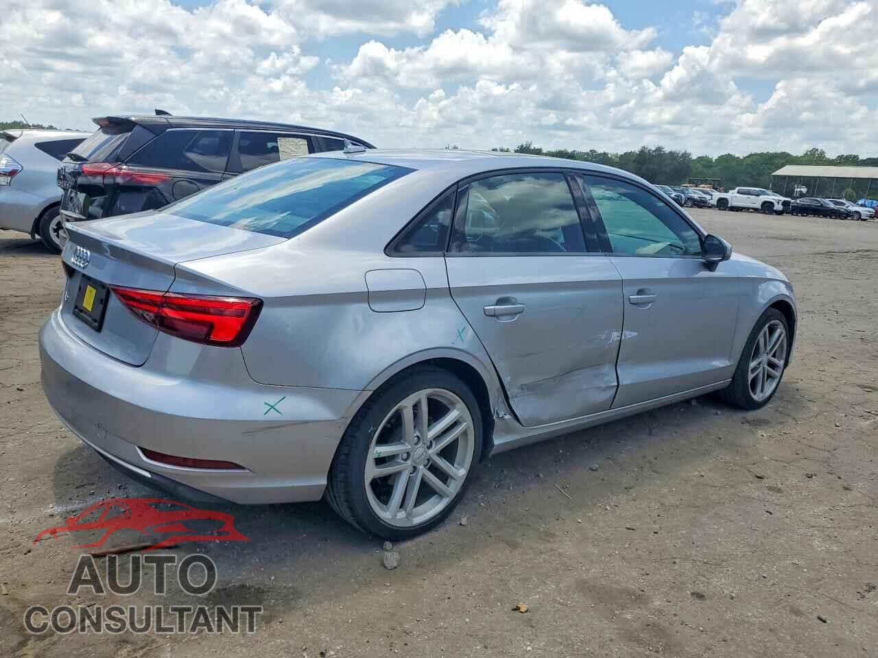 AUDI A3 2018 - WAUAUGFF6J1094083