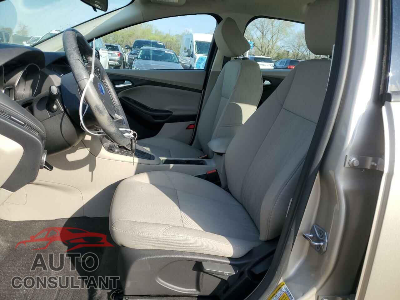 FORD FOCUS 2017 - 1FADP3F28HL210725