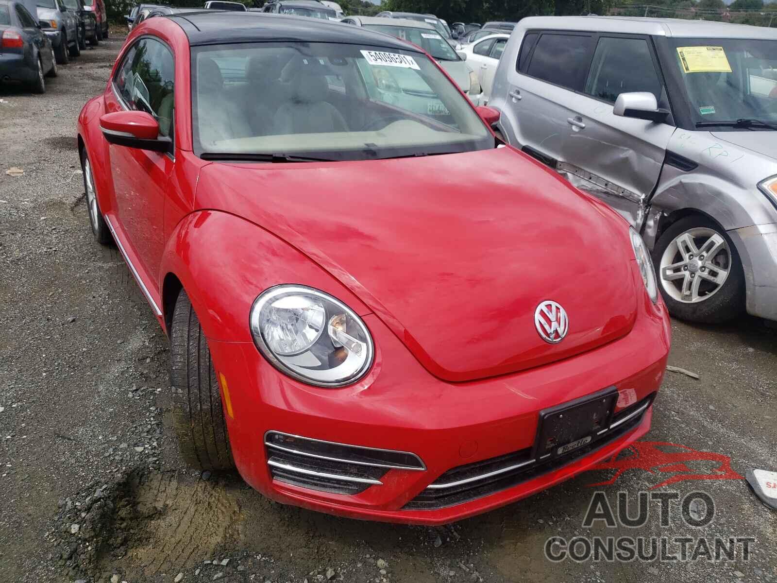VOLKSWAGEN BEETLE 2018 - 3VWJD7AT9JM702713