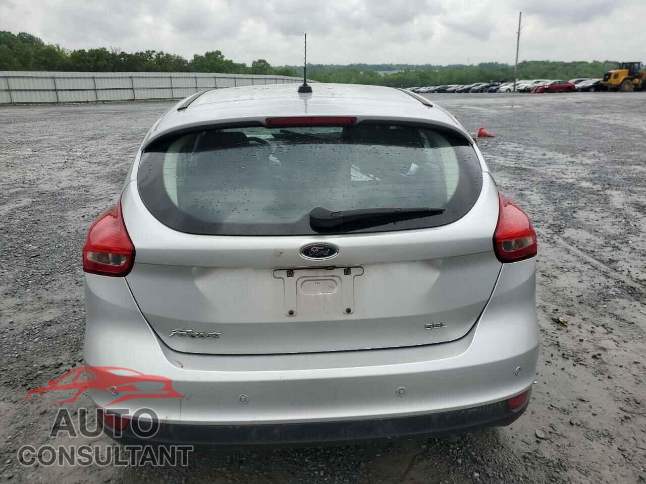 FORD FOCUS 2018 - 1FADP3M29JL291338