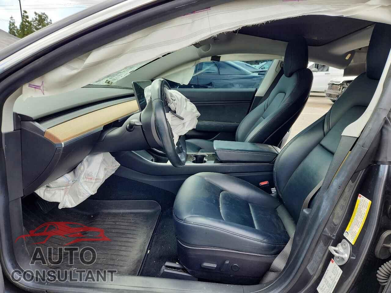 TESLA MODEL 3 2018 - 5YJ3E1EA9JF019042