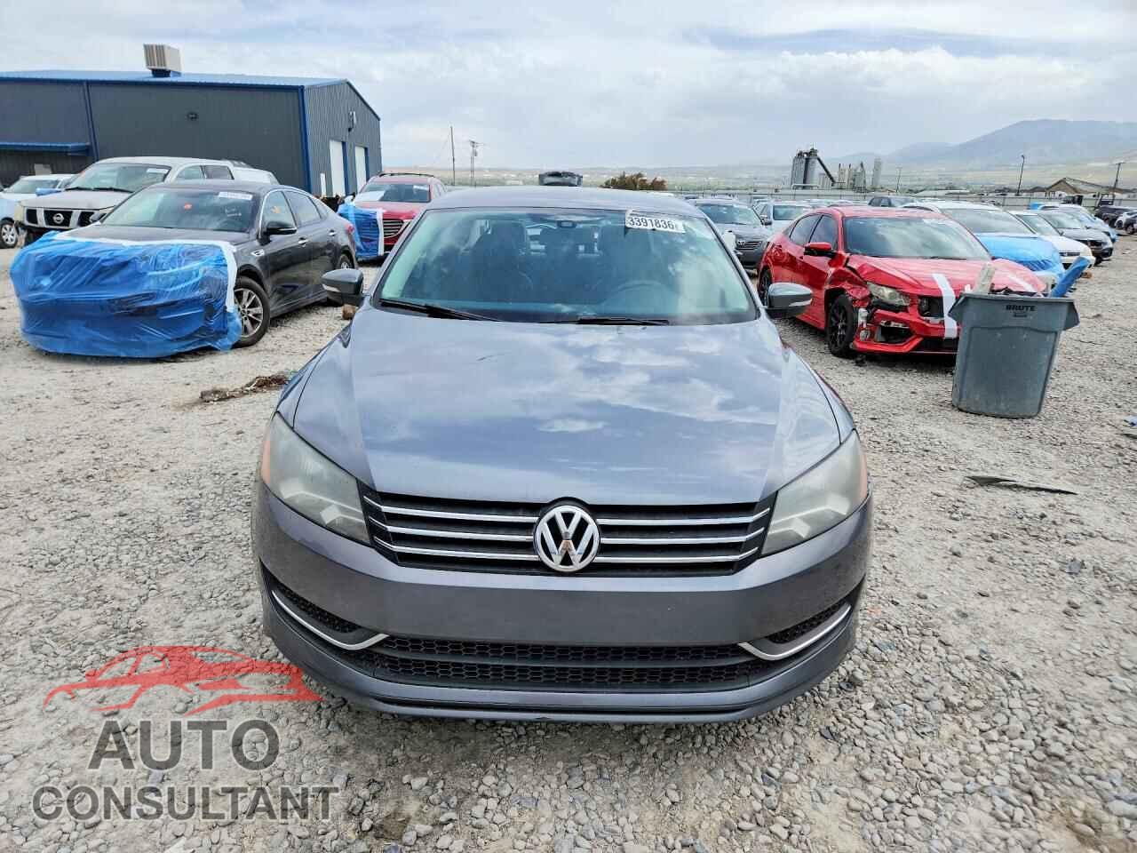 VOLKSWAGEN PASSAT 2014 - 1VWAT7A34EC024446