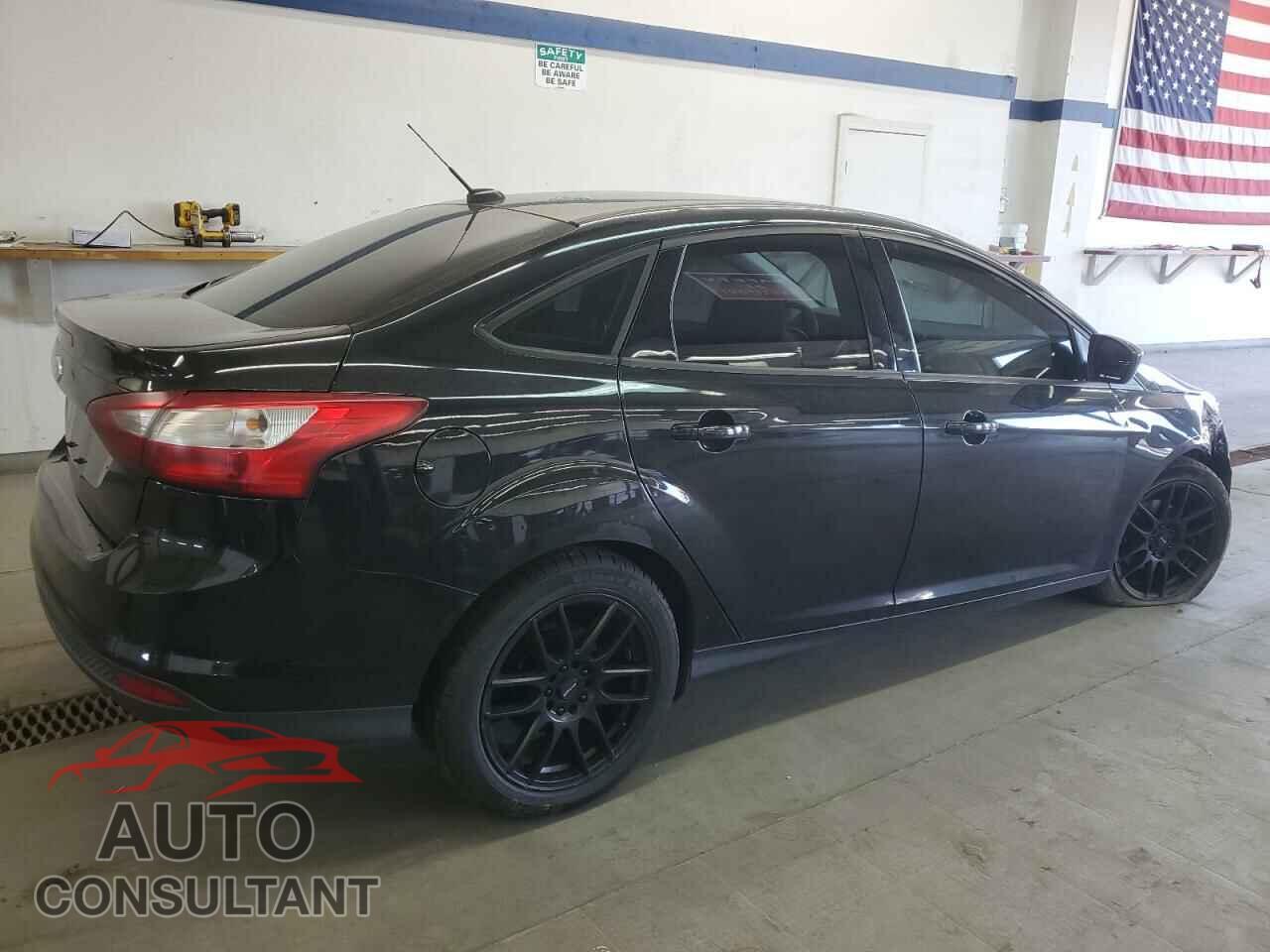 FORD FOCUS 2012 - 1FAHP3F21CL453108
