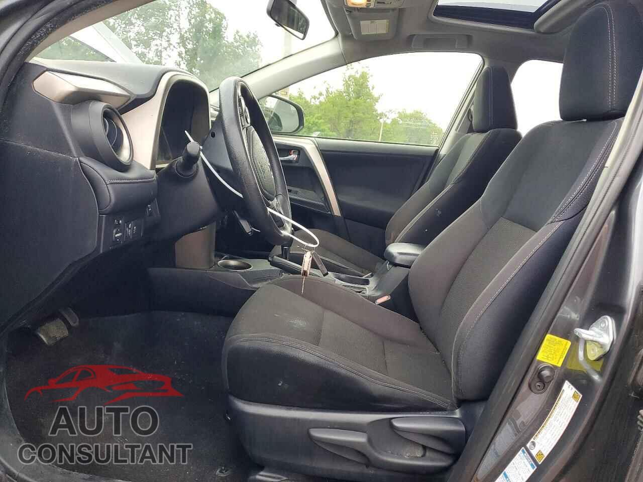 TOYOTA RAV4 2015 - JTMRFREV9FD155470