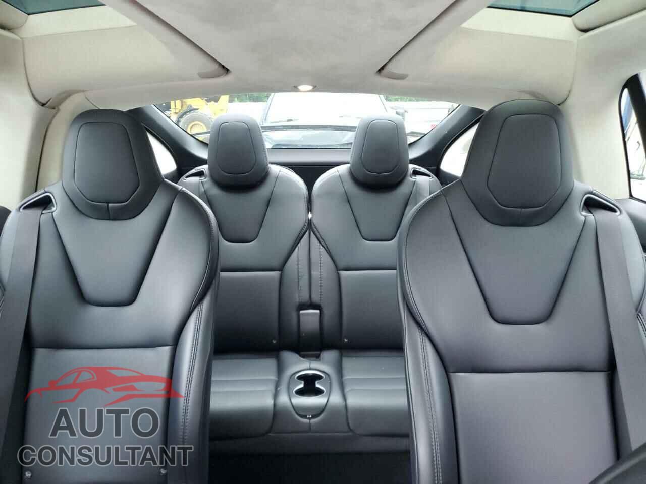 TESLA MODEL X 2017 - 5YJXCBE24HF066611