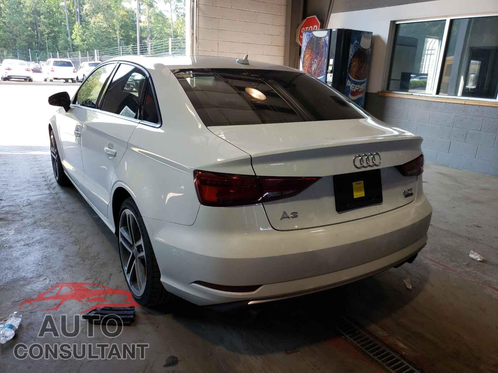 AUDI A3 2017 - WAUB8GFF4H1065233
