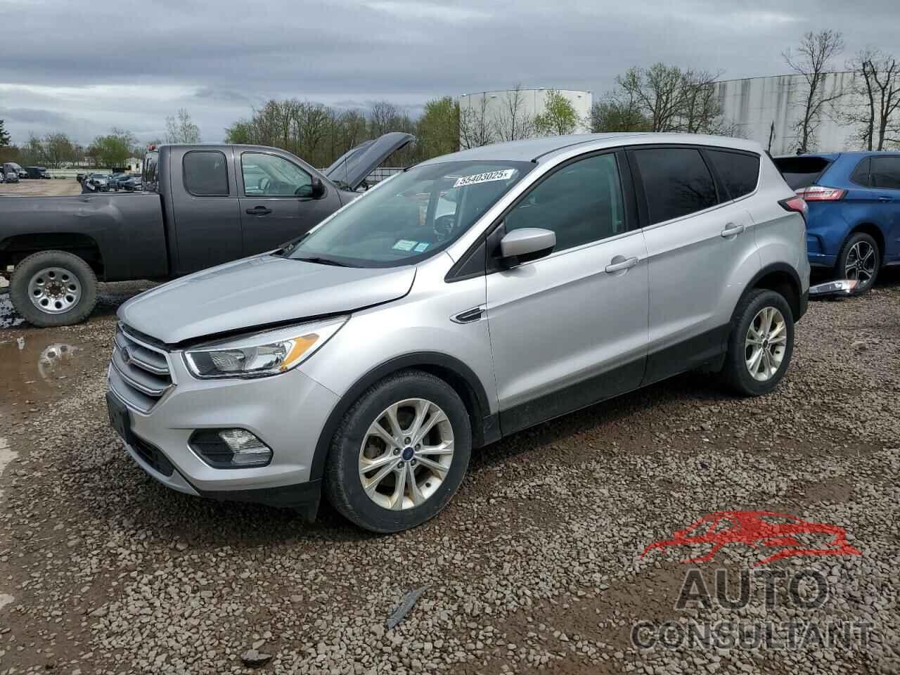 FORD ESCAPE 2017 - 1FMCU9GD3HUE03808