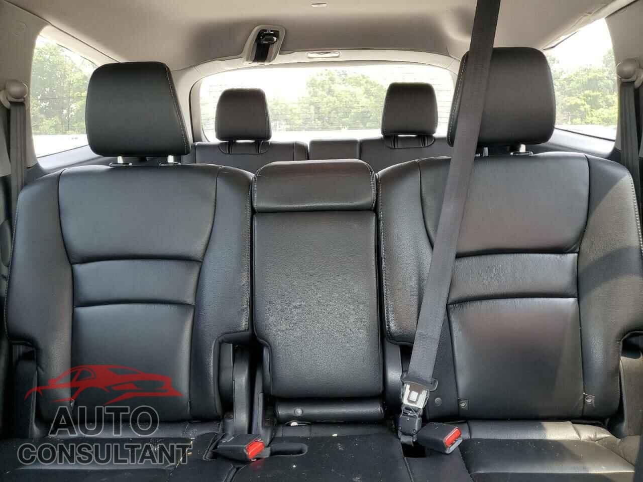 HONDA PILOT 2017 - 5FNYF5H97HB005405