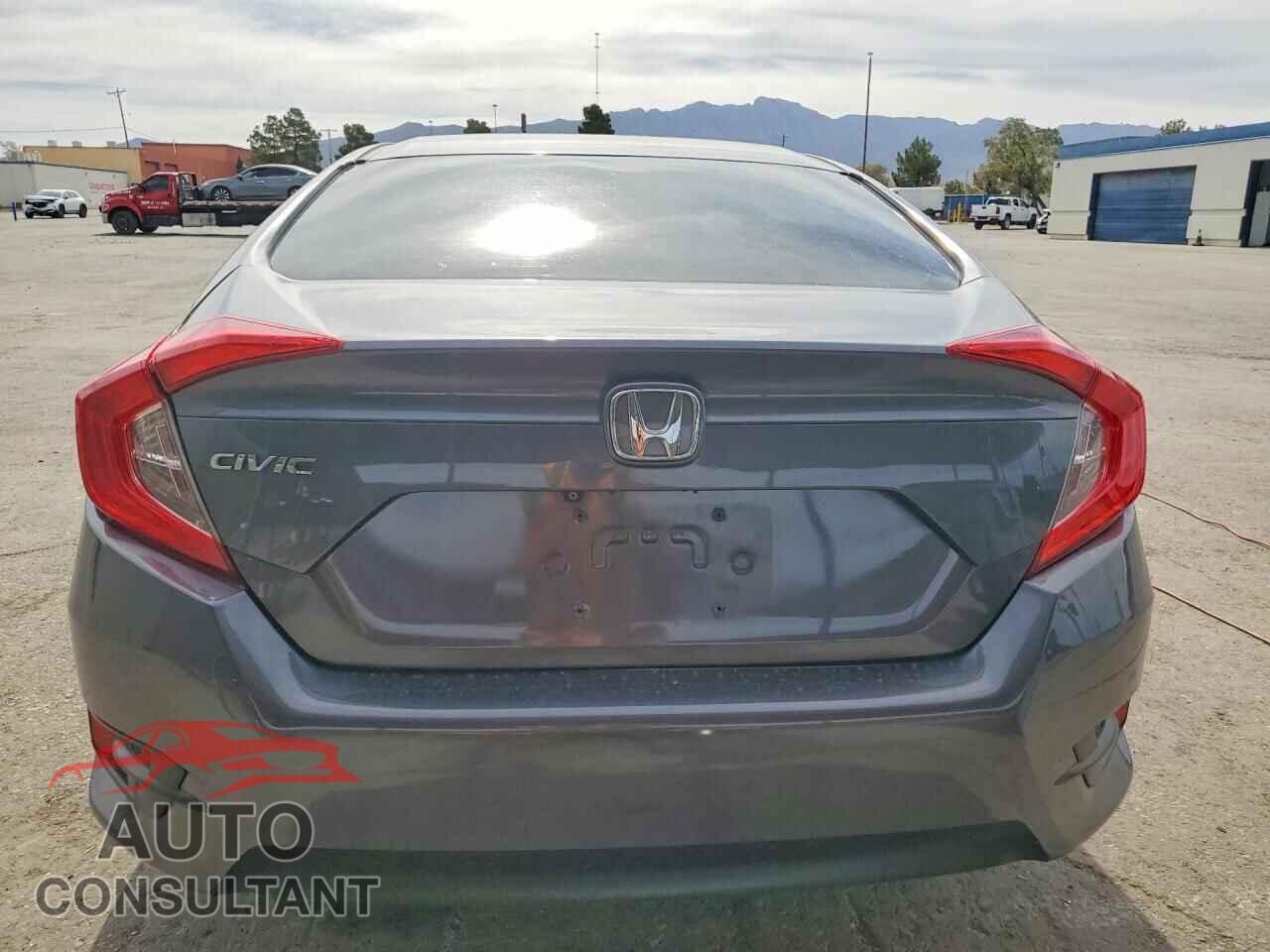 HONDA CIVIC 2018 - 2HGFC2F58JH596361