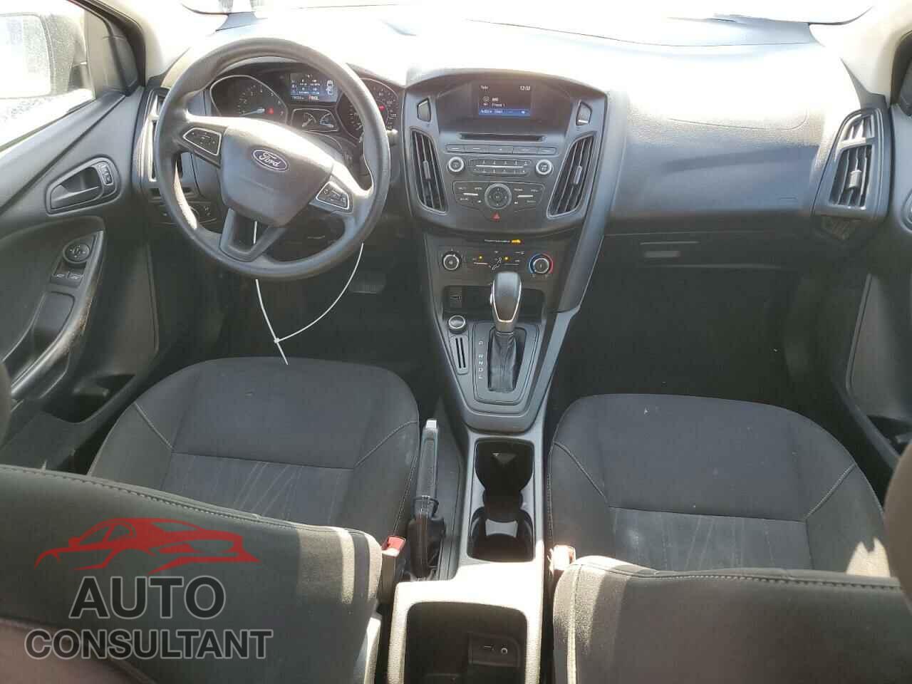 FORD FOCUS 2015 - 1FADP3E23FL315042