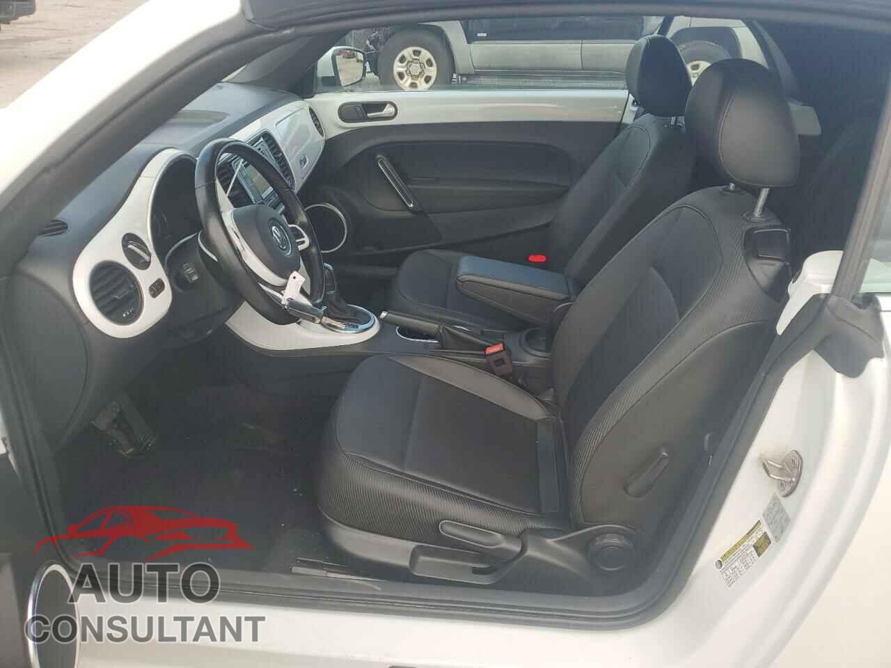 VOLKSWAGEN BEETLE 2018 - 3VW5DAATXJM514636