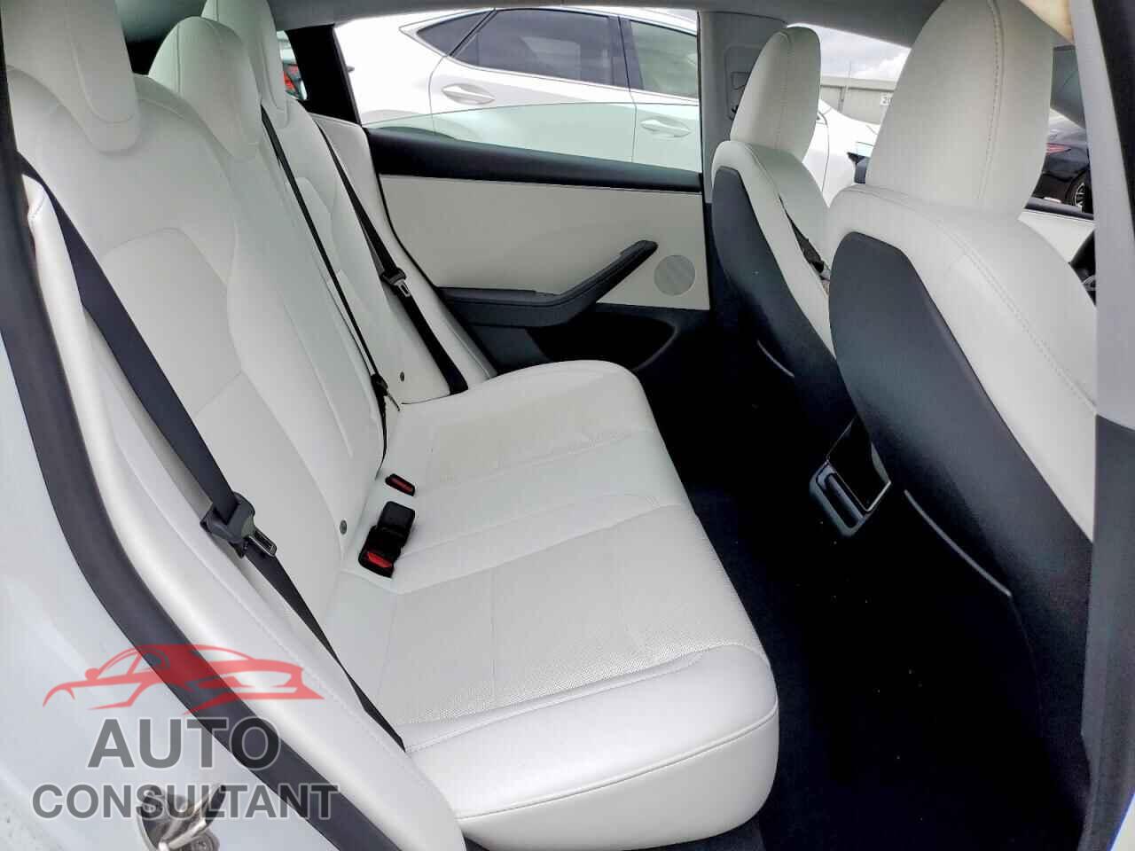 TESLA MODEL 3 2024 - 5YJ3E1EA3RF832520