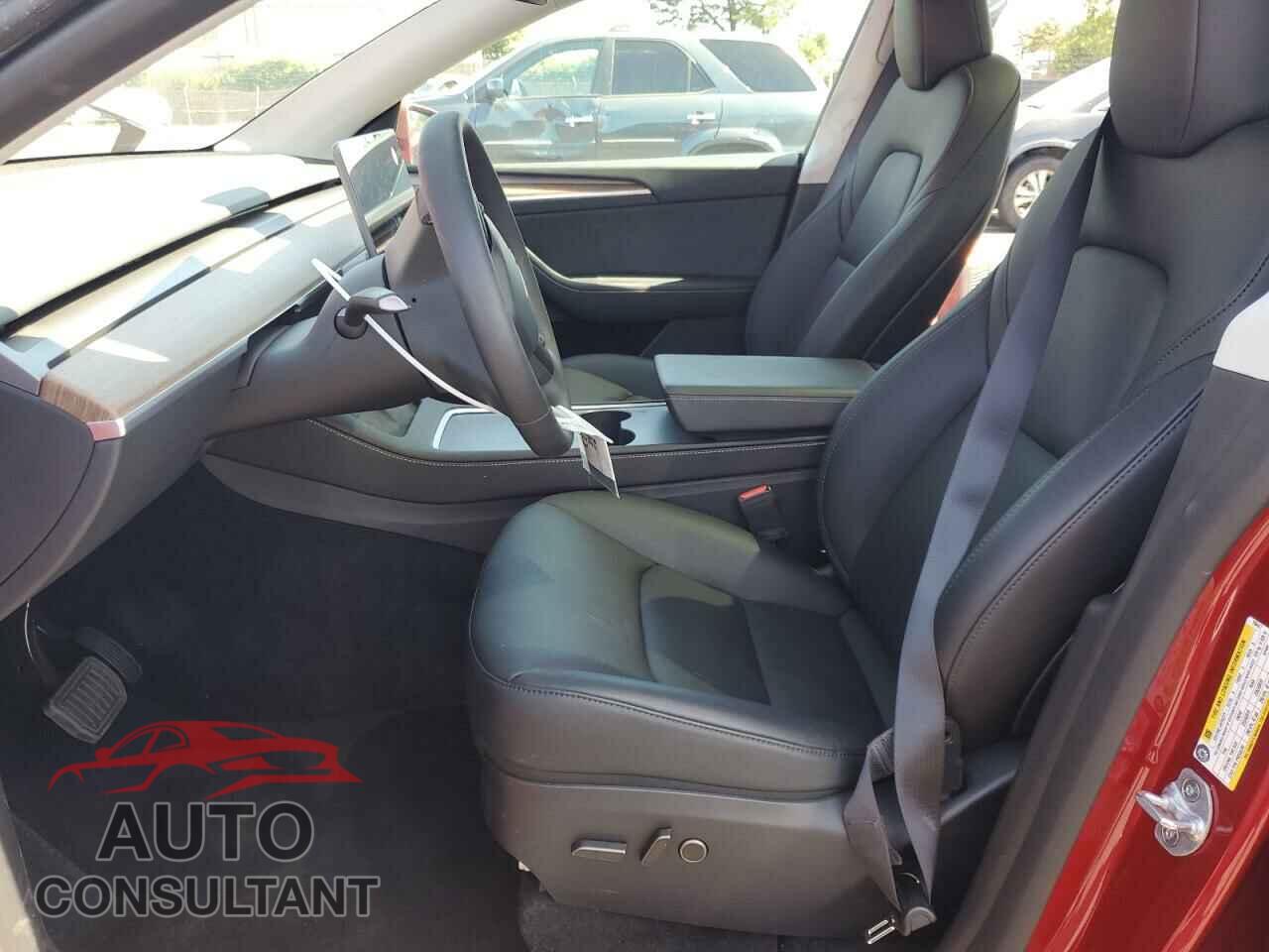 TESLA MODEL Y 2024 - 7SAYGDEE4RF156411