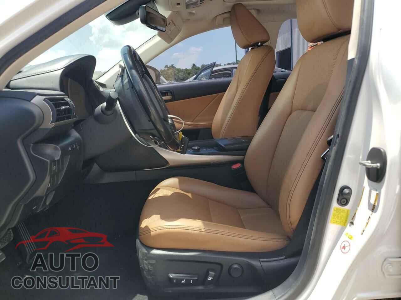 LEXUS IS 2018 - JTHBA1D20J5068356