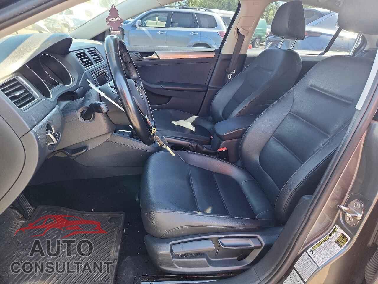 VOLKSWAGEN JETTA 2017 - 3VWDB7AJ2HM309485