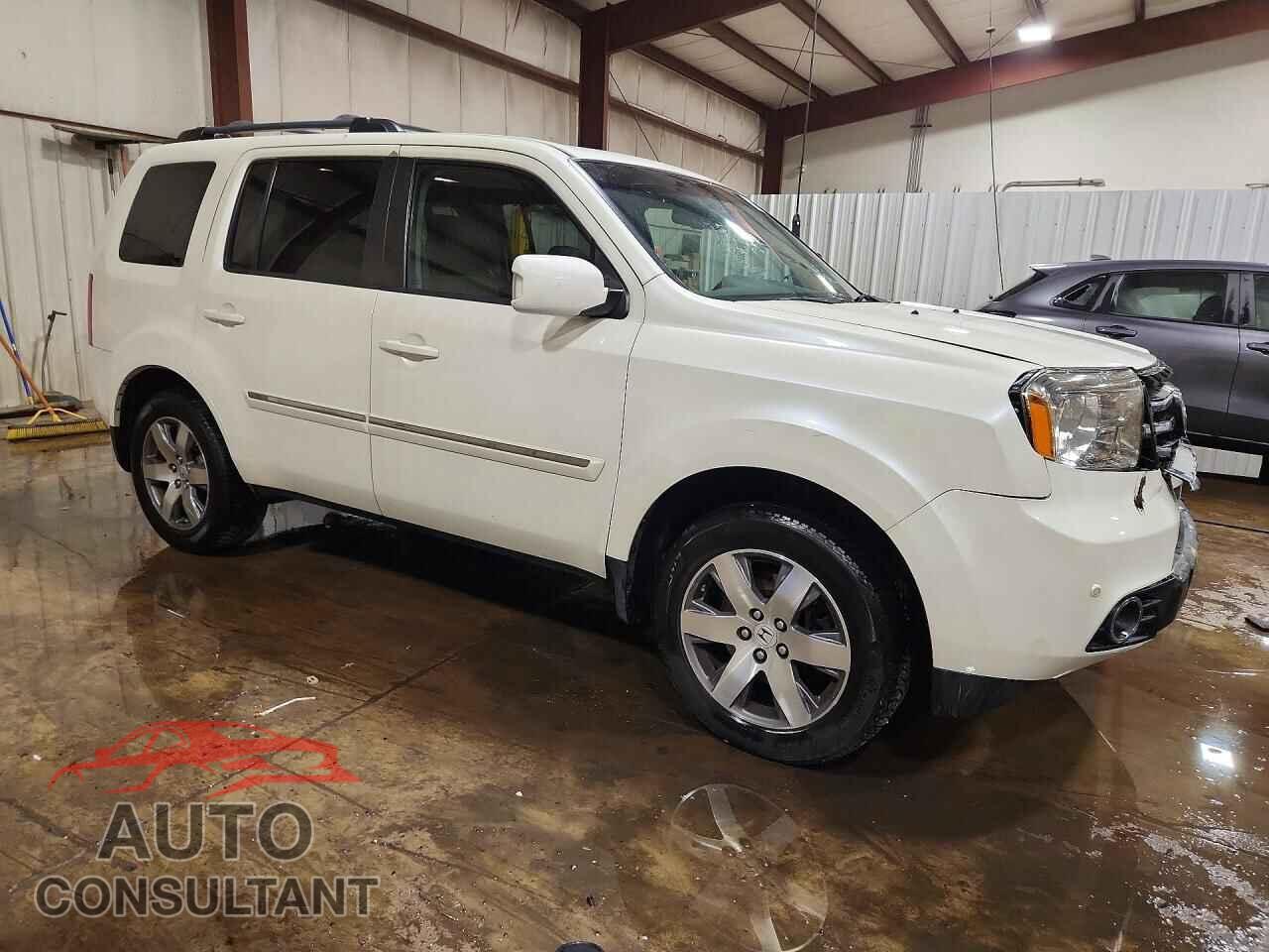 HONDA PILOT 2015 - 5FNYF4H96FB001966