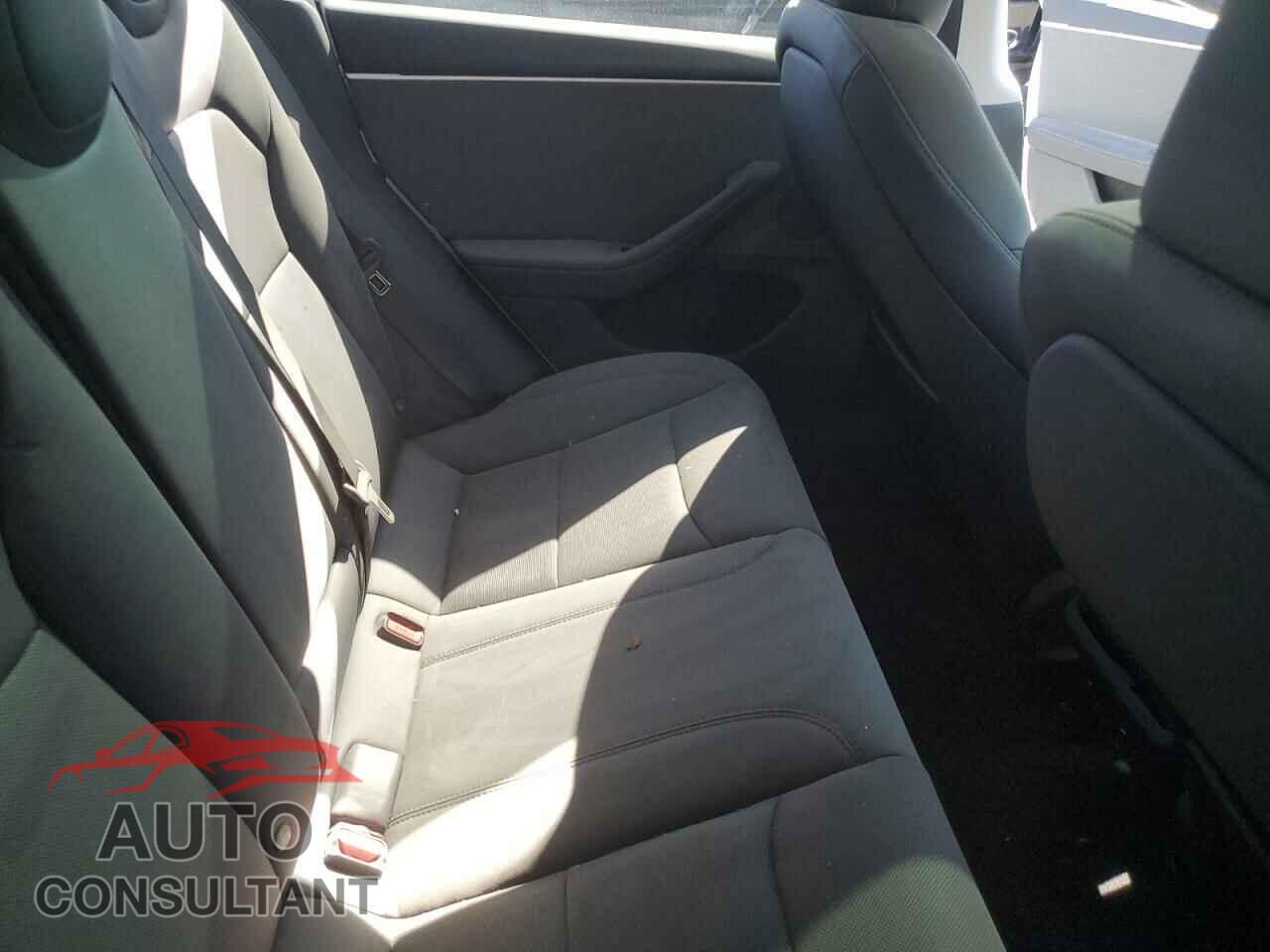 TESLA MODEL 3 2024 - 5YJ3E1EA2RF821959