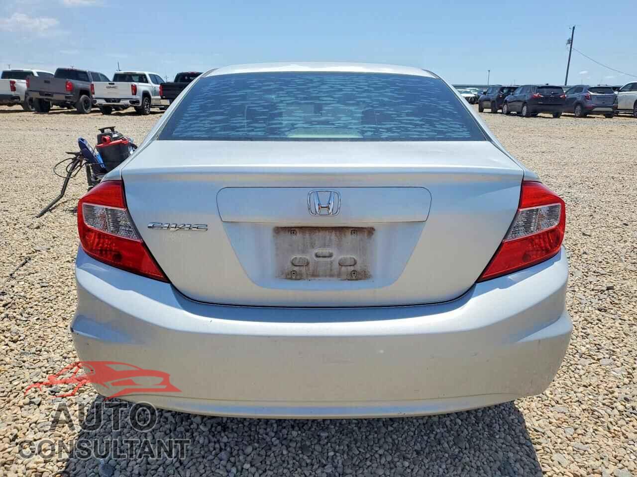 HONDA CIVIC 2012 - 2HGFB2F55CH575683
