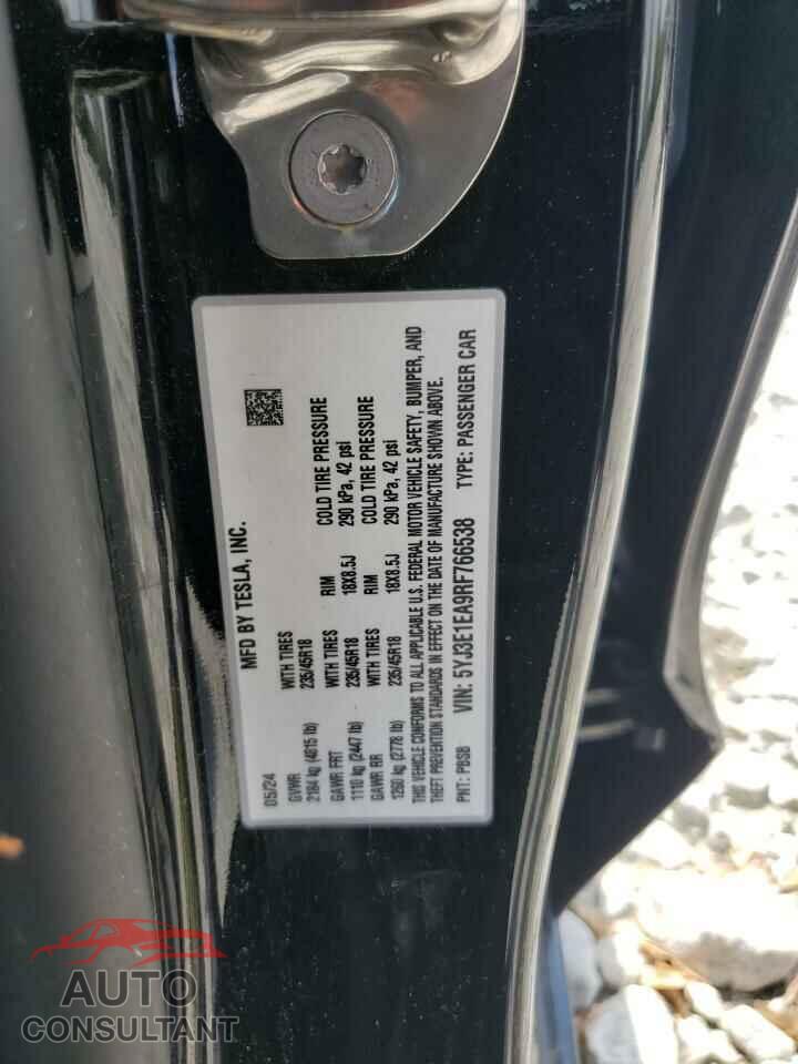TESLA MODEL 3 2024 - 5YJ3E1EA9RF766538