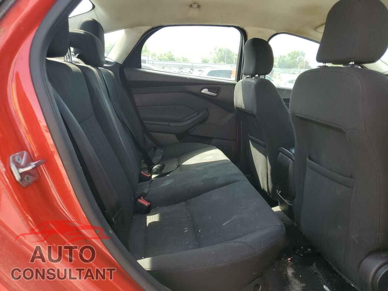 FORD FOCUS 2016 - 1FADP3F2XGL301381