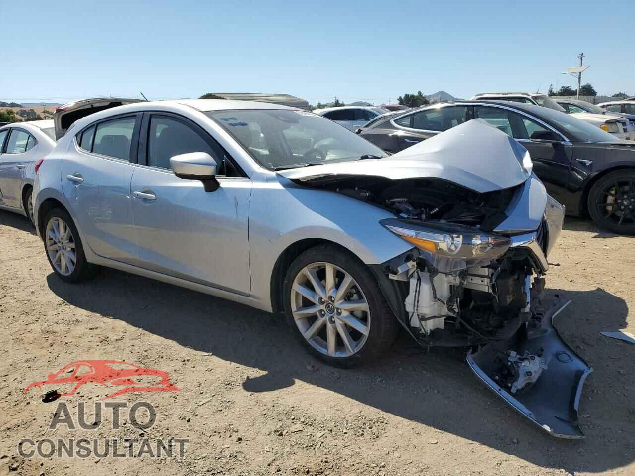 MAZDA 3 2017 - 3MZBN1L74HM137313