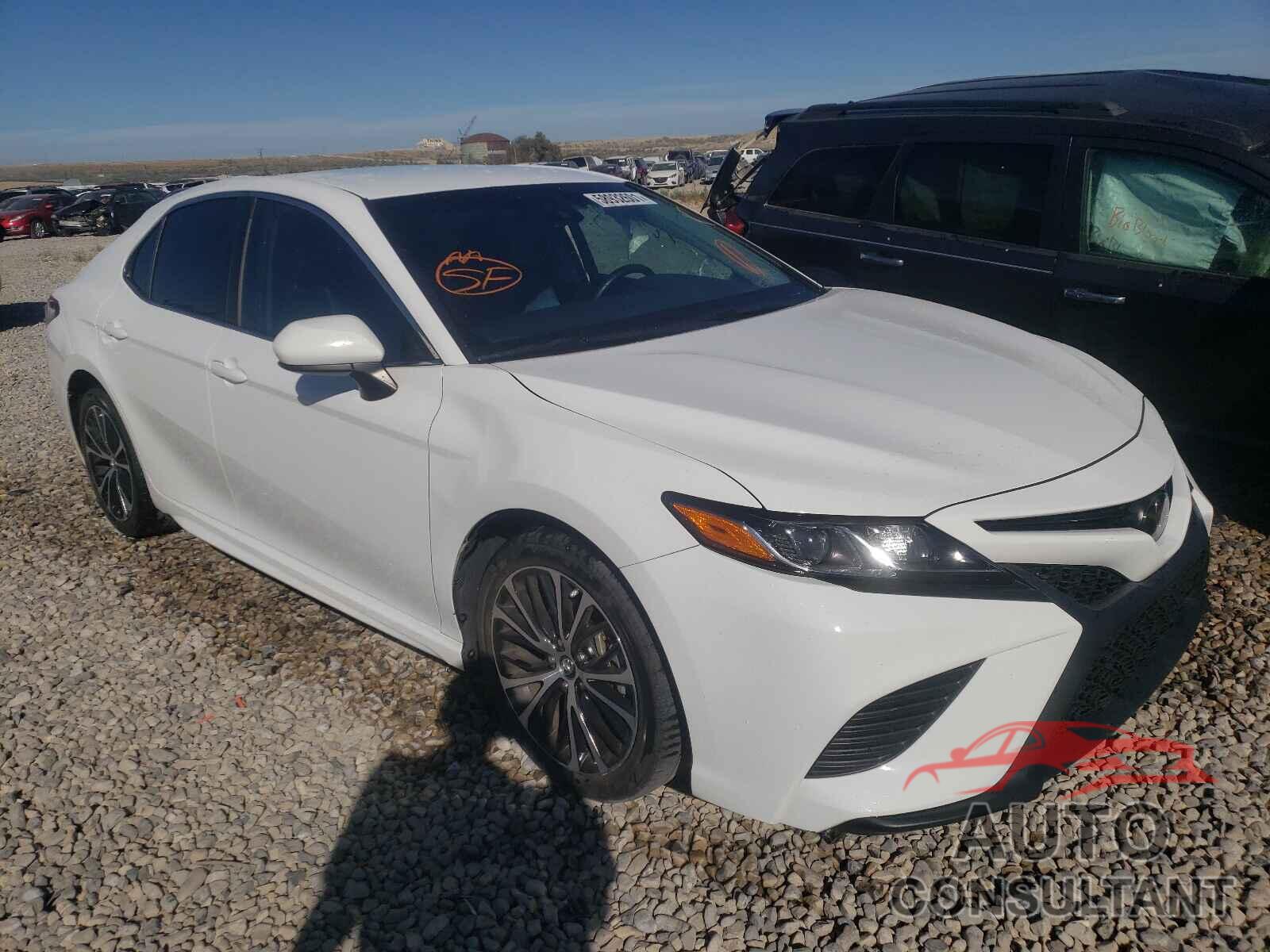 TOYOTA CAMRY 2018 - 4T1B11HK7JU604636
