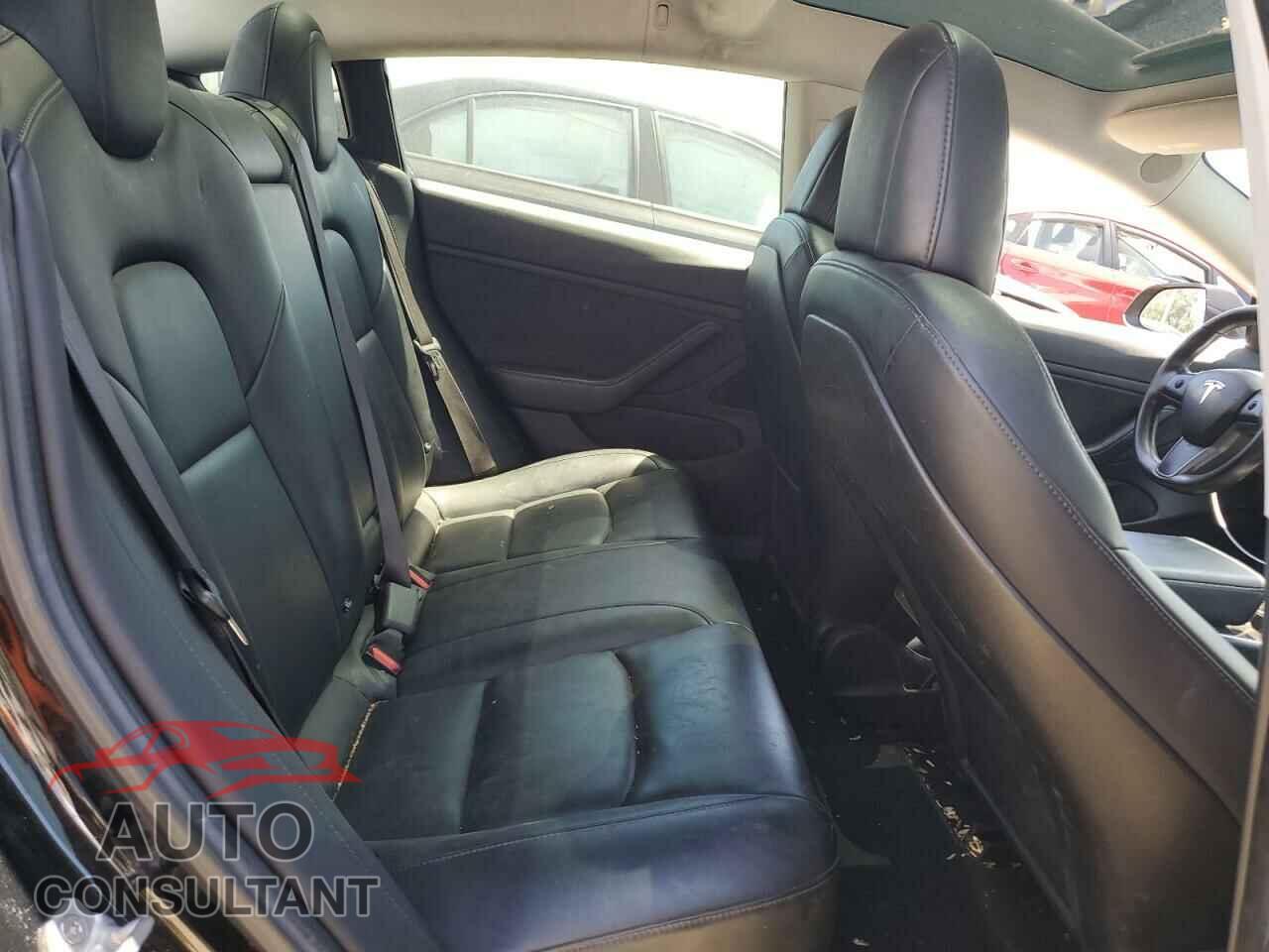 TESLA MODEL 3 2018 - 5YJ3E1EA6JF019905