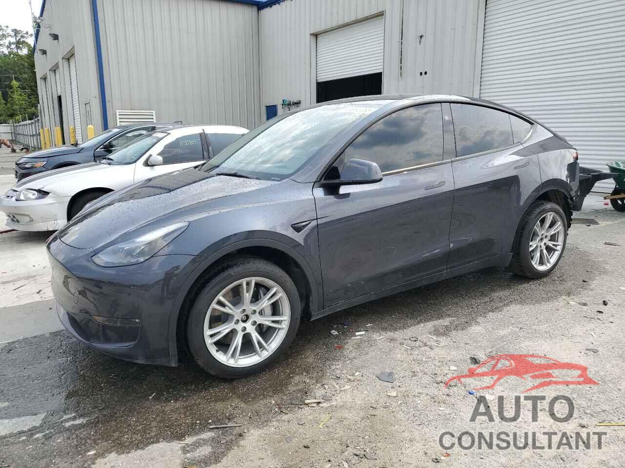 TESLA MODEL Y 2024 - 7SAYGDEE0RA255613