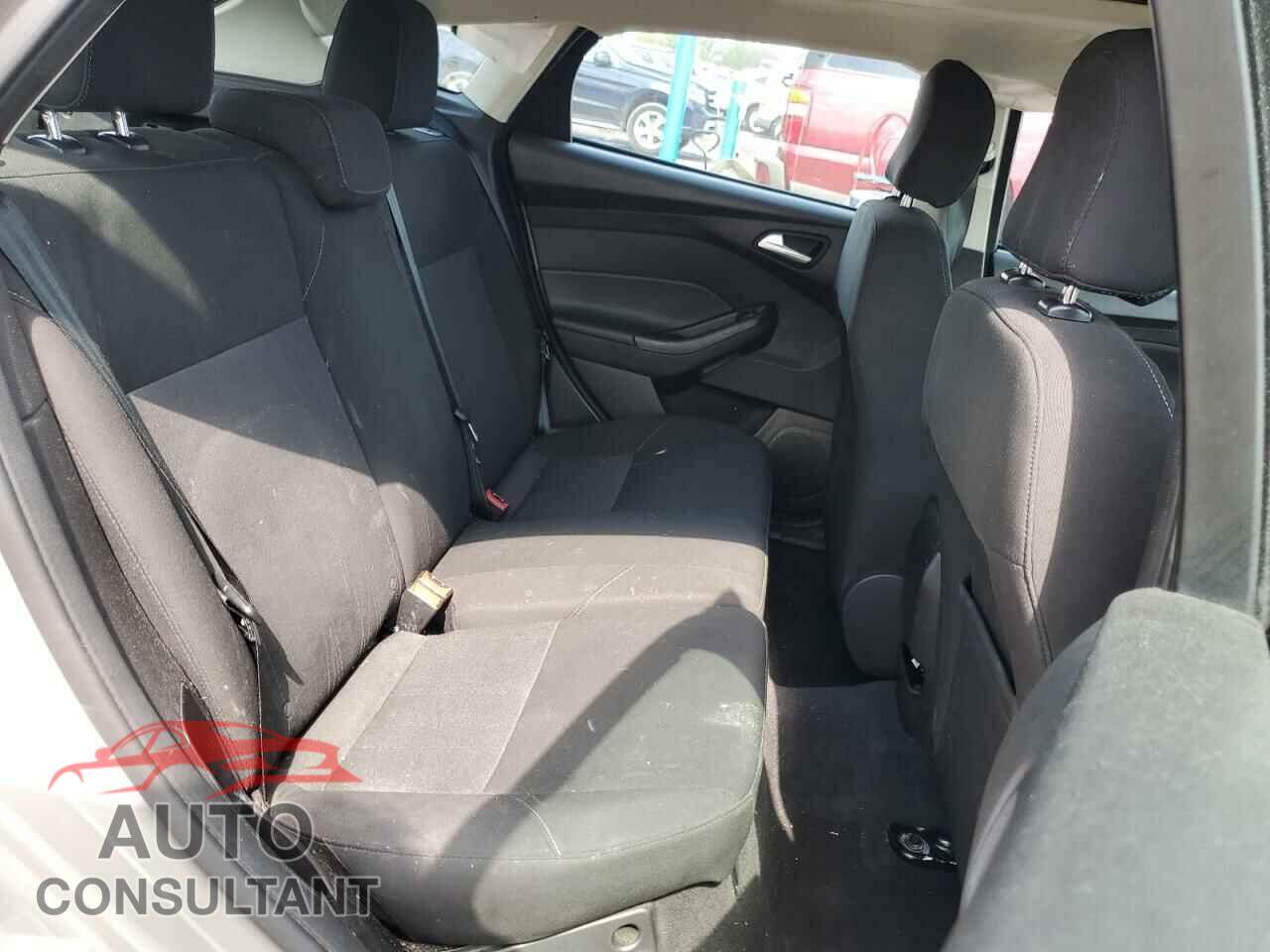 FORD FOCUS 2016 - 1FADP3K28GL209305