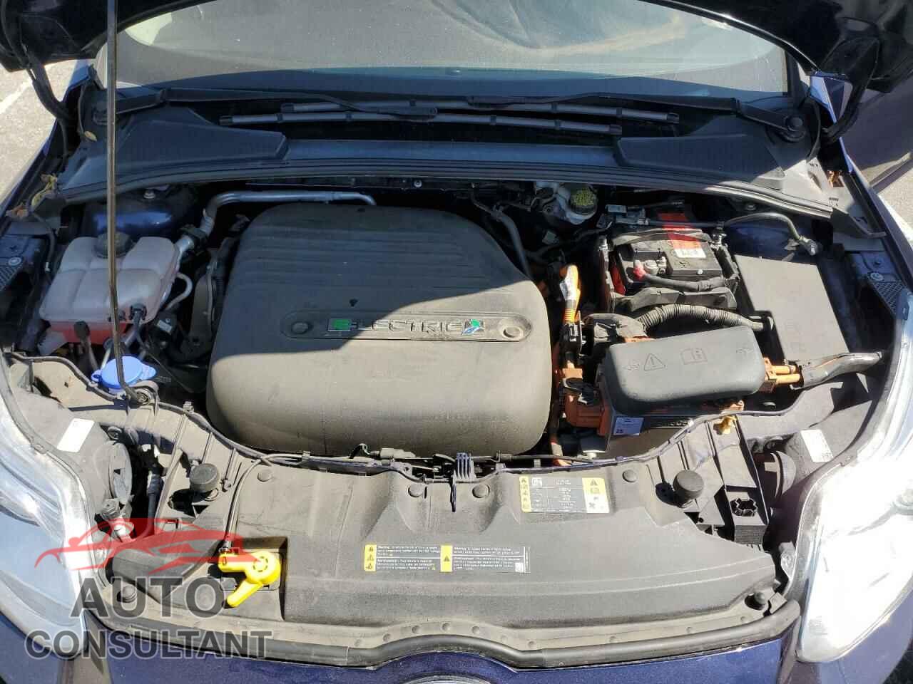 FORD FOCUS 2017 - 1FADP3R44HL271227