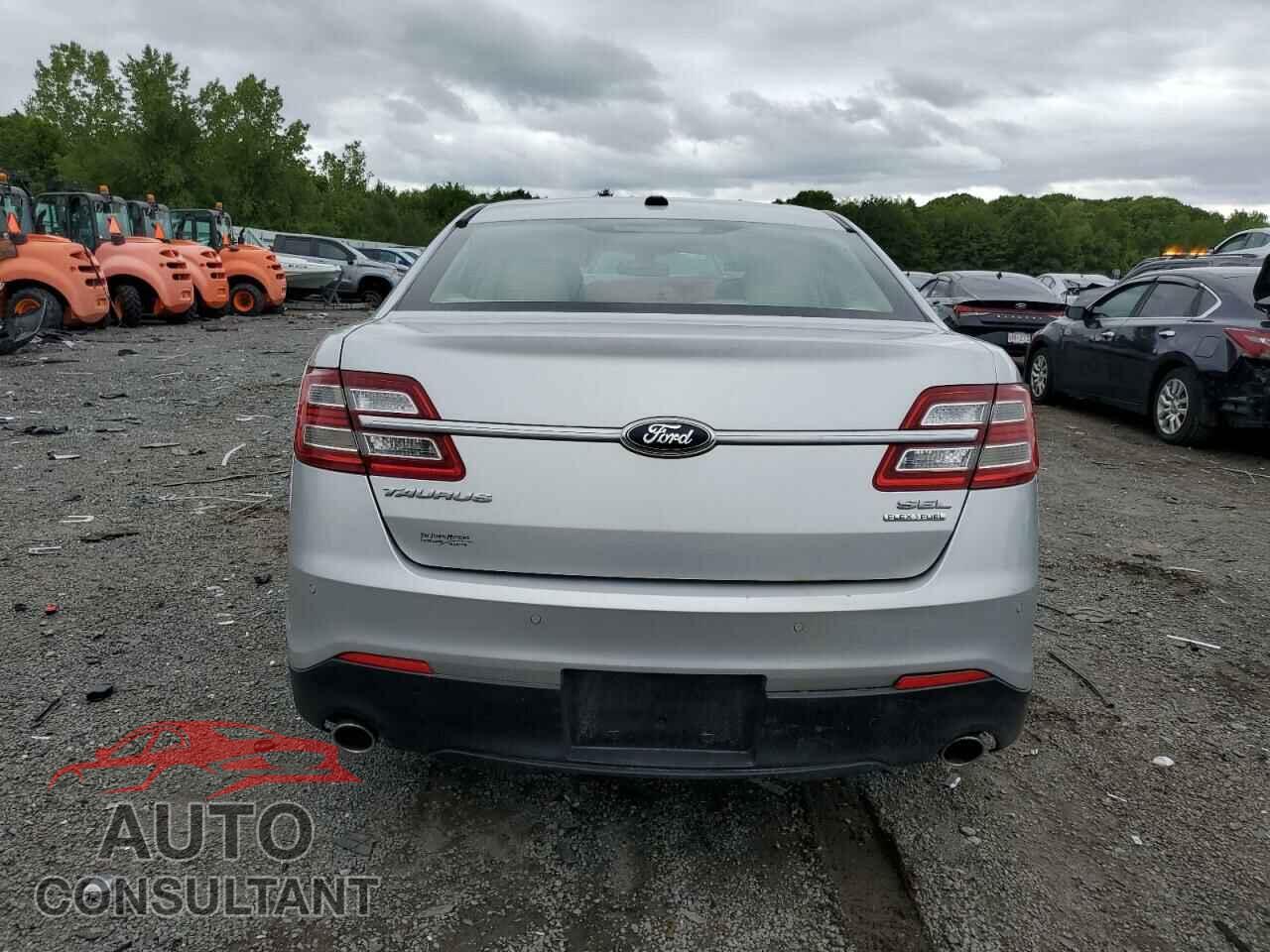 FORD TAURUS 2013 - 1FAHP2E8XDG208155