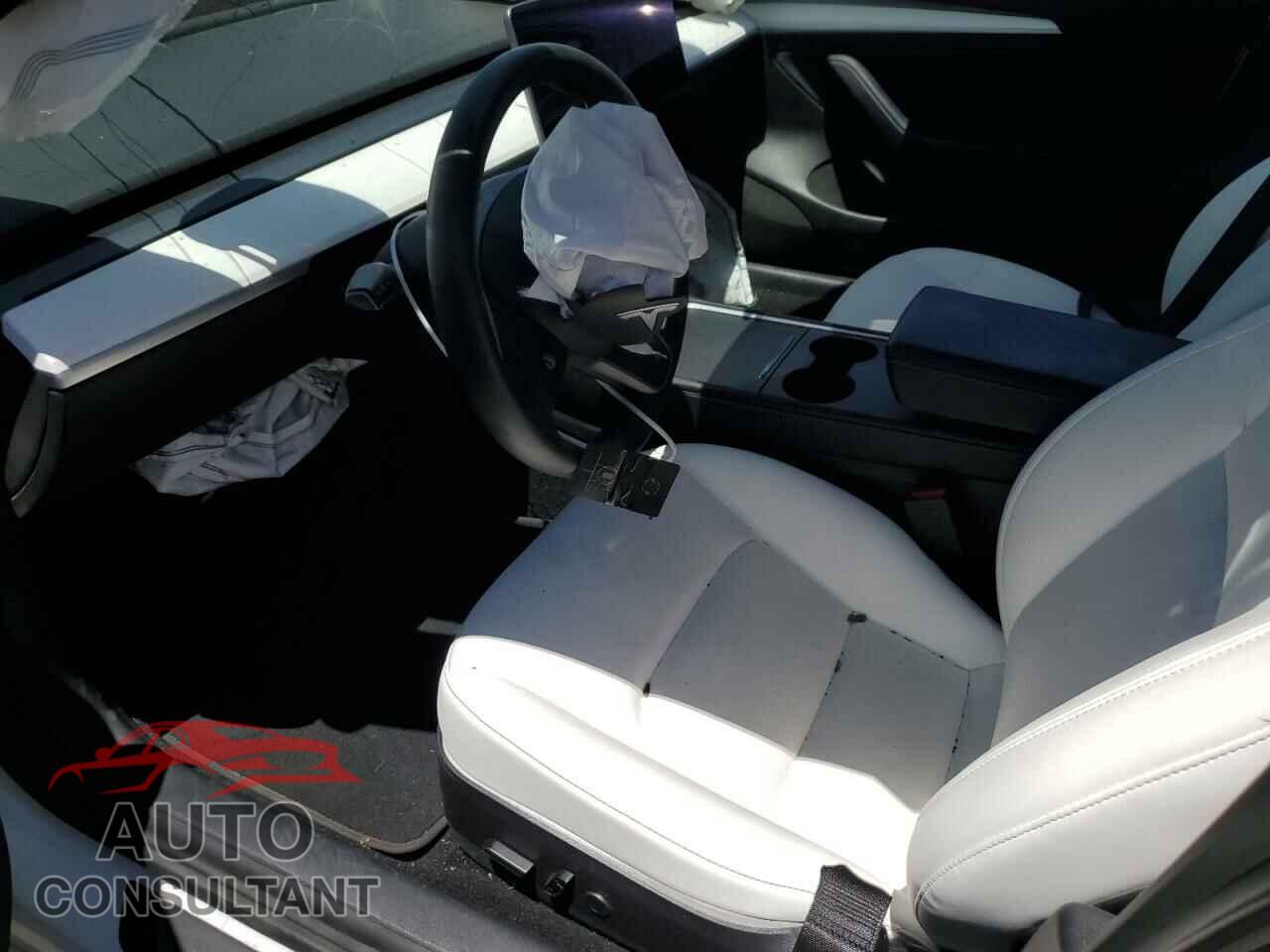 TESLA MODEL 3 2021 - 5YJ3E1EB0MF015636