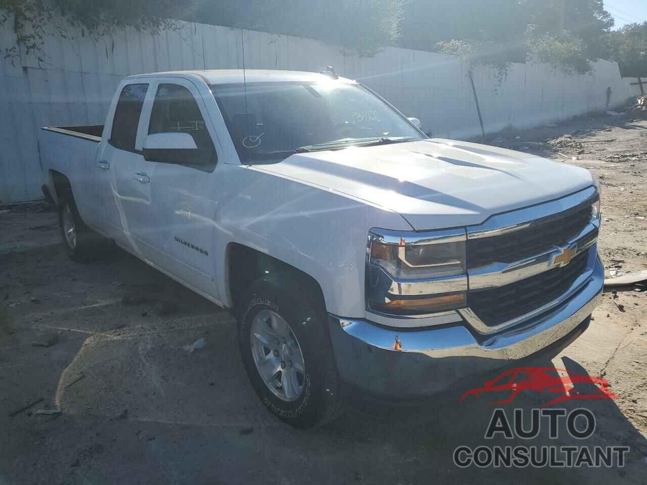 CHEVROLET SILVERADO 2018 - 1GCRCREH1JZ165621