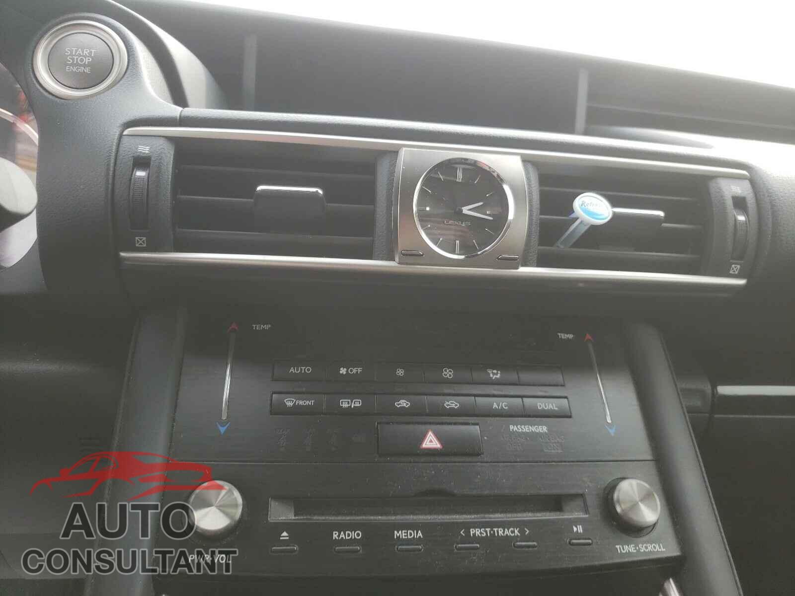 LEXUS IS 2017 - JTHBA1D26H5041821