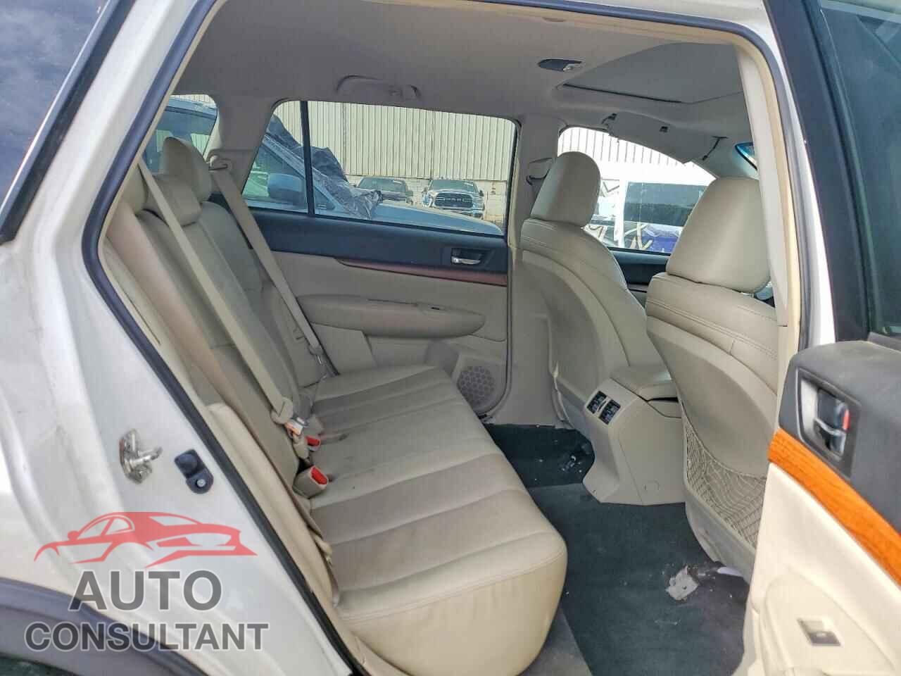 SUBARU OUTBACK 2013 - 4S4BRBKC9D3311220