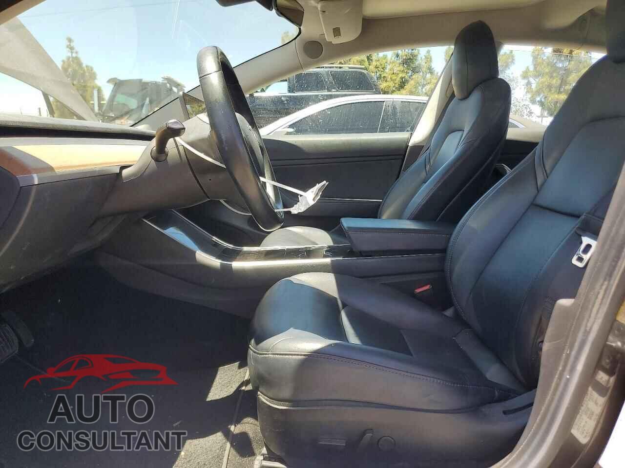 TESLA MODEL 3 2018 - 5YJ3E1EAXJF059176