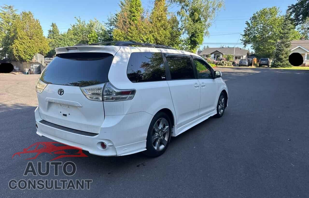 TOYOTA SIENNA 2011 - 5TDXK3DC0BS060424